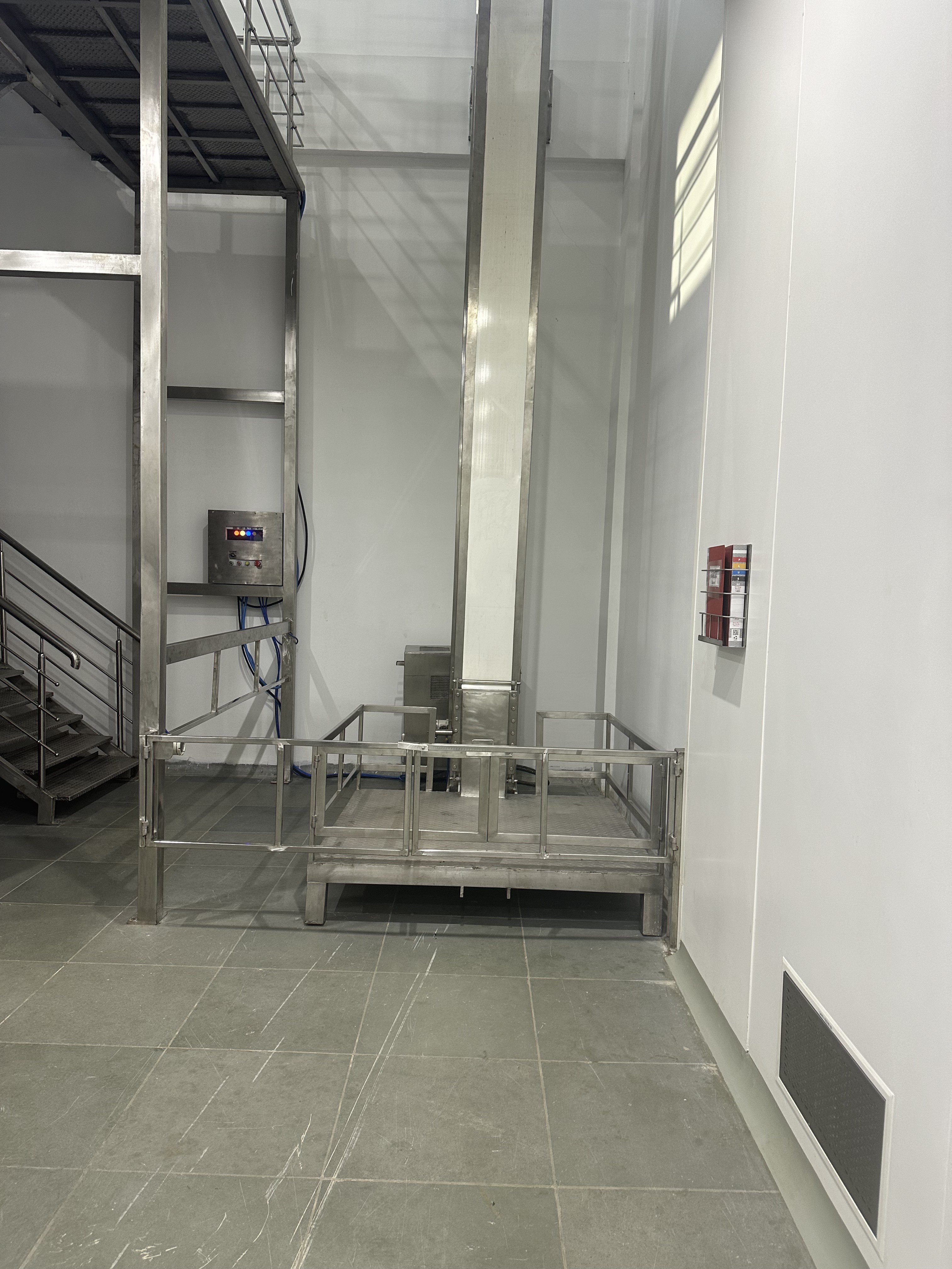 Pillar Hoist